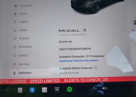 2018 Tesla Model 3 Long Range/Mid Range z USA, uszkodzony, nr VIN 5YJ3E1EA5JF028014